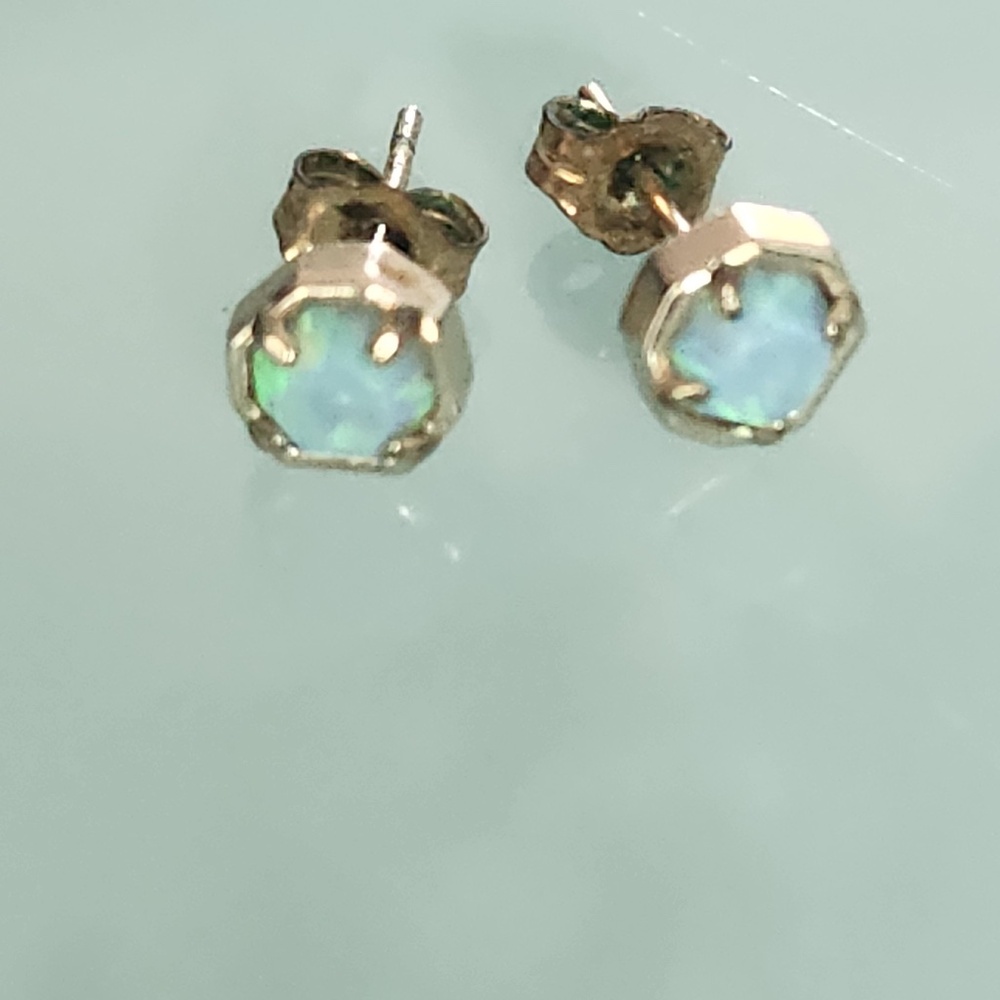 Kendra Scott Nola Gold Angel Blue Kyocera Opal Stud Earrings, preloved - Picture 4 of 6